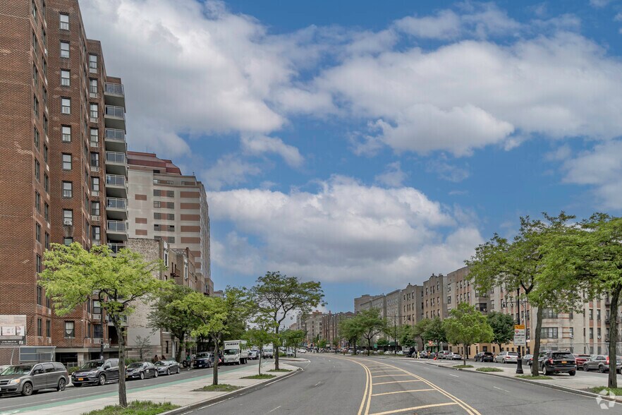 More Photos Of 1700 Grand Concourse, Bronx Apartments For Lease