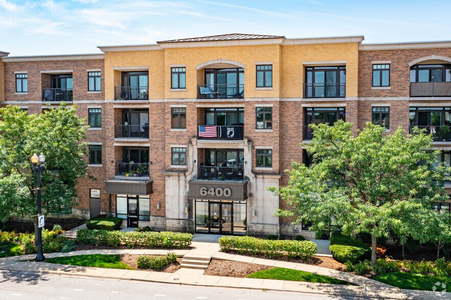 More Photos Of 6400 N Northwest Hwy, Chicago Apartments For Lease