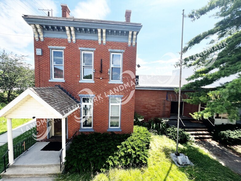 Primary Photo Of 170 N 9th St, Lebanon Office Residential For Lease
