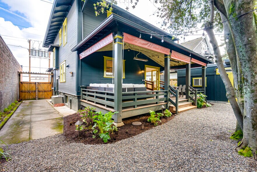 More Photos Of 1825 SE 7th Ave, Portland Loft Creative Space For Sale