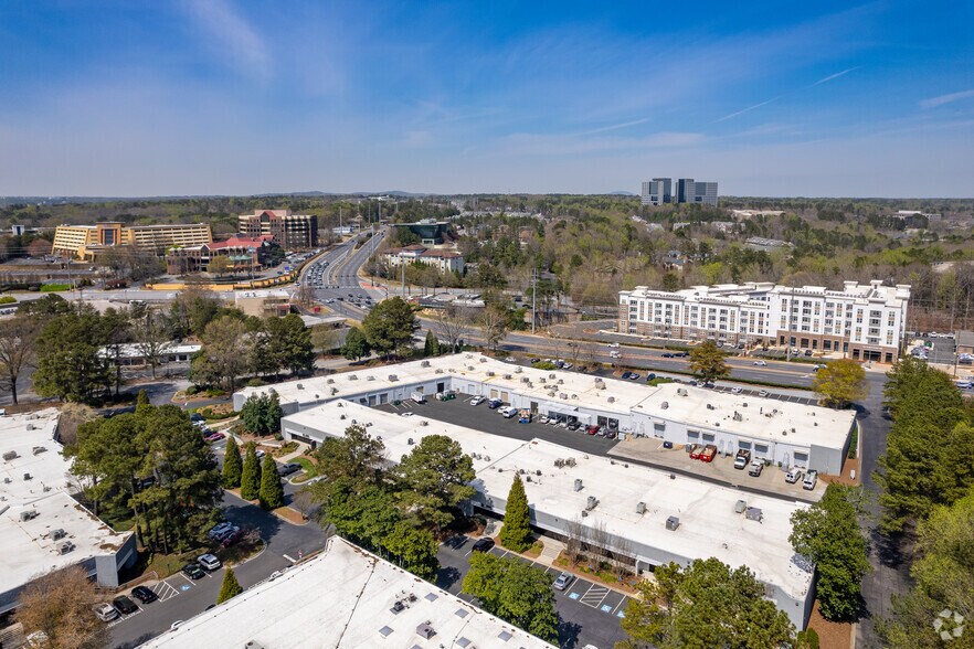 More Photos Of 120 Interstate N Pky E SE, Atlanta Light Distribution For Lease