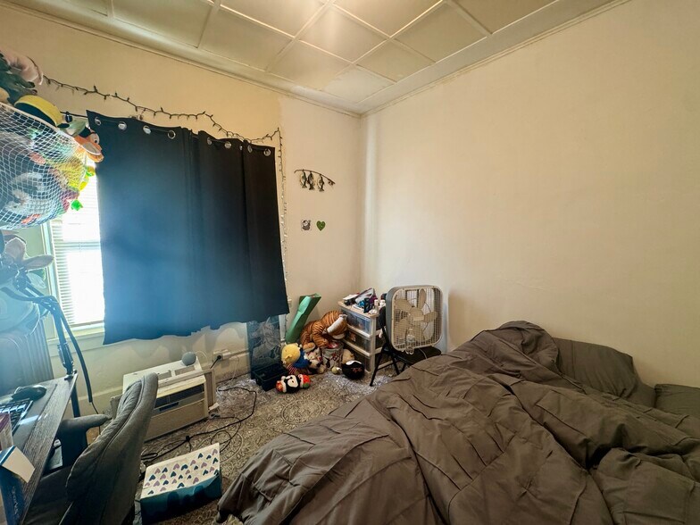 More Photos Of 3213 Washington Ave, Racine Storefront Retail Residential For Sale