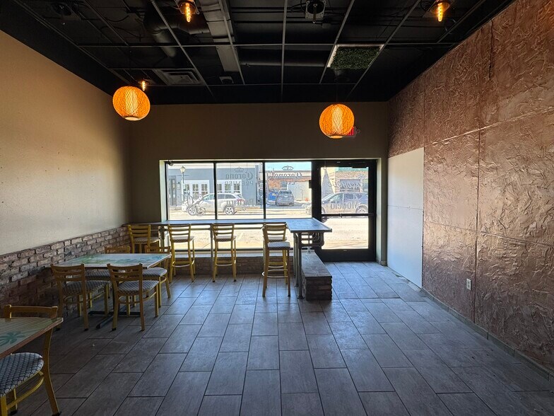 More Photos Of 14 N College Ave, Saint Joseph Storefront For Sale