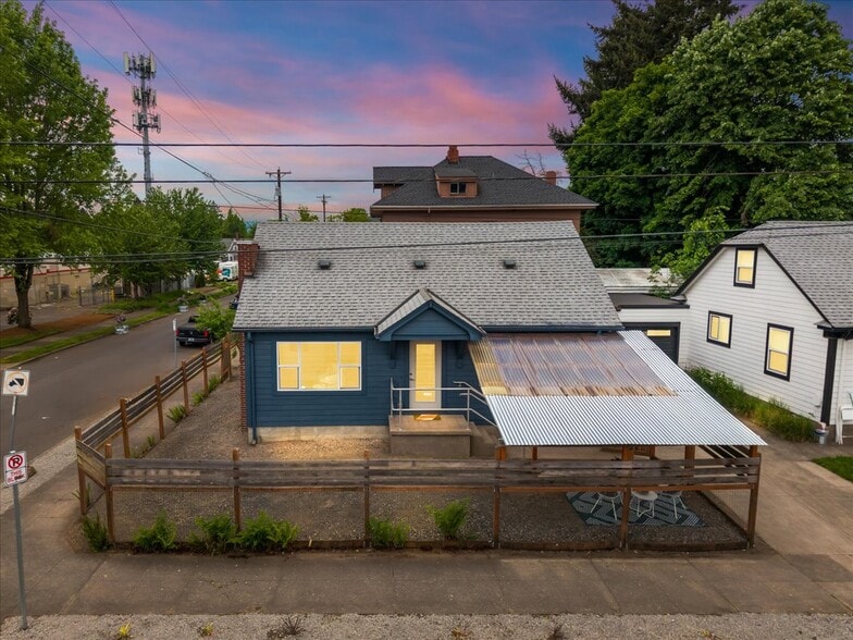 More Photos Of 3327 SE 50th Ave, Portland Office Residential For Sale
