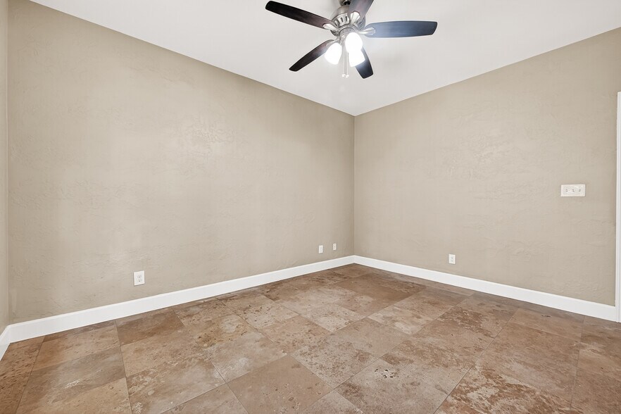 More Photos Of 14134 Packard St, Houston Specialty For Sale