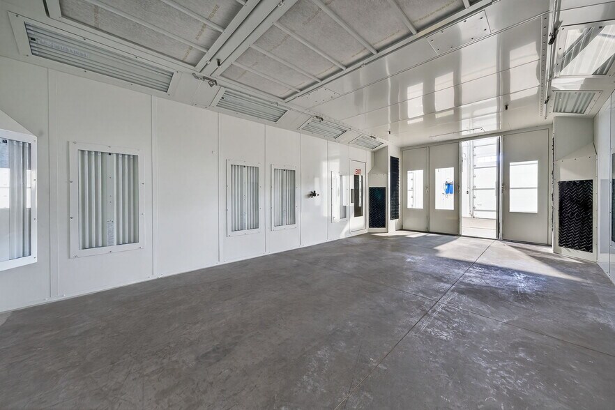 More Photos Of 1834 Outer Hwy 61 hwy, Moscow Mills Flex For Sale