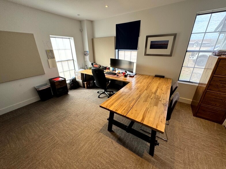 More Photos Of 222 Quality Dr, Byhalia Warehouse For Lease