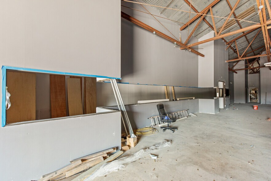 More Photos Of 3229 Navigation Blvd, Houston Warehouse For Sale