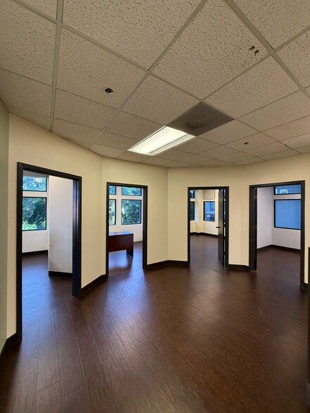 More Photos Of 221 NE Ivanhoe Blvd, Orlando Loft Creative Space For Lease