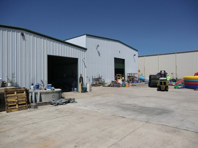 More Photos Of 11997 Airline Hwy, Baton Rouge Warehouse For Lease