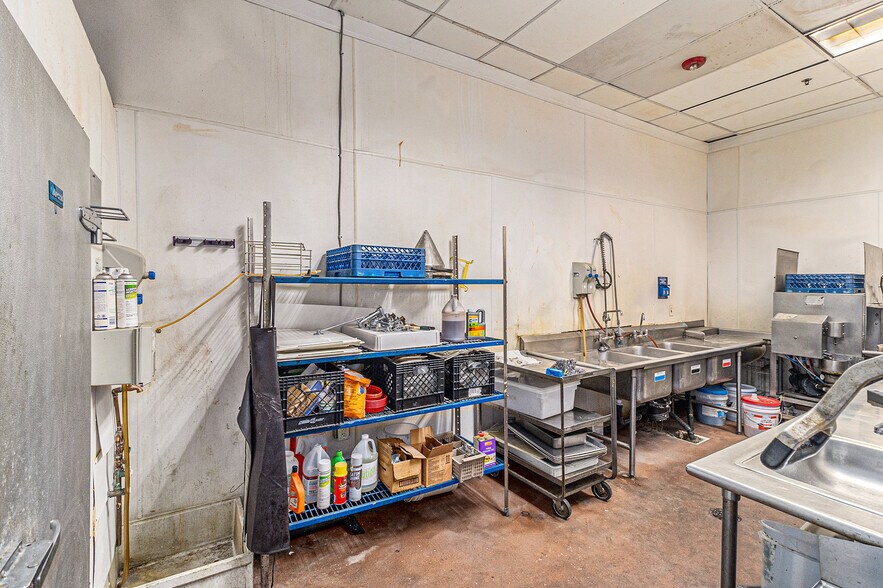 More Photos Of 380 Main St, Longmont Restaurant For Lease