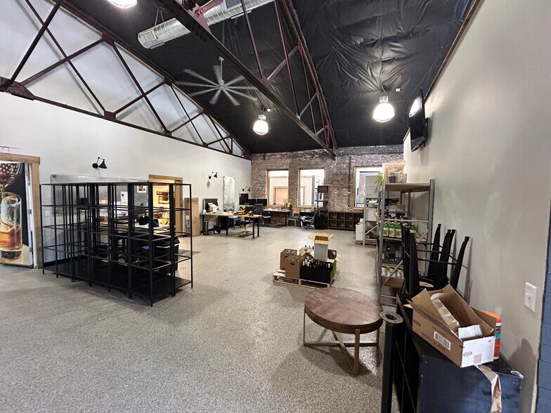 More Photos Of 250 S Mulberry St, Troy Industrial For Sale