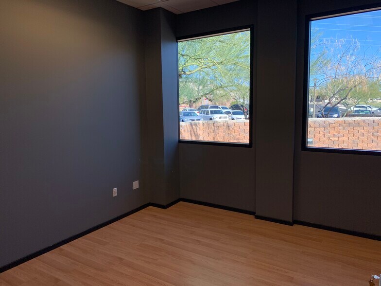 More Photos Of 10643 N Frank Lloyd Wright Blvd, Scottsdale Office For Sale