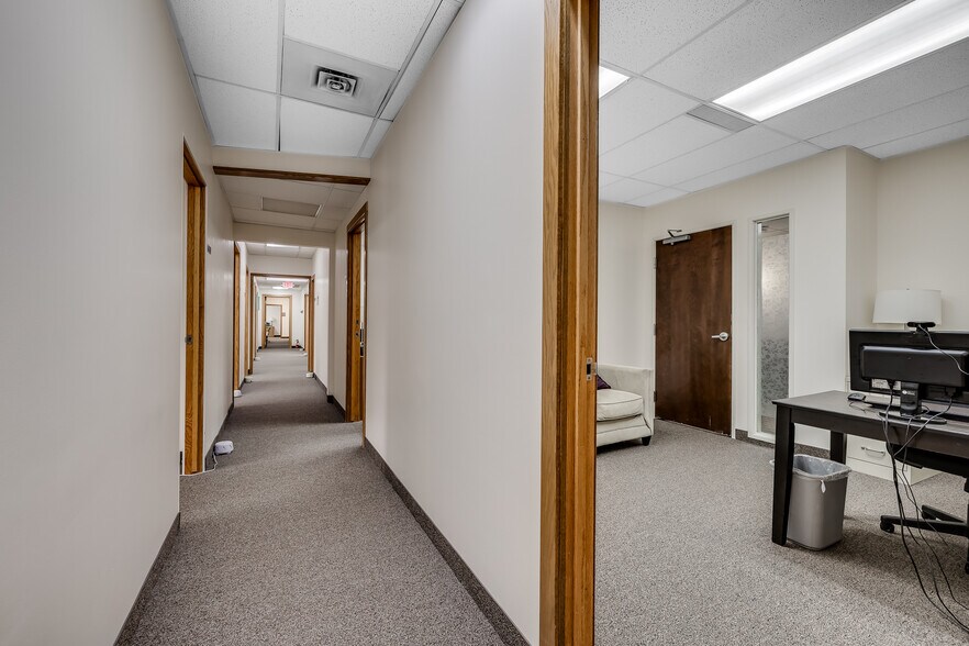 More Photos Of 4555 Erin Dr, Eagan Office For Lease