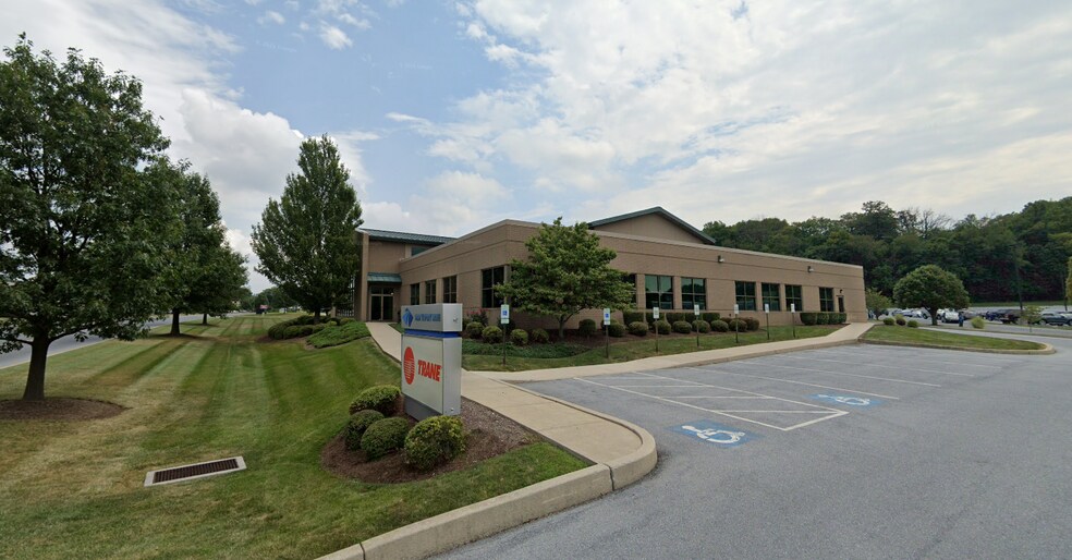 More Photos Of 3909 Tecport Dr, Harrisburg Flex For Sale