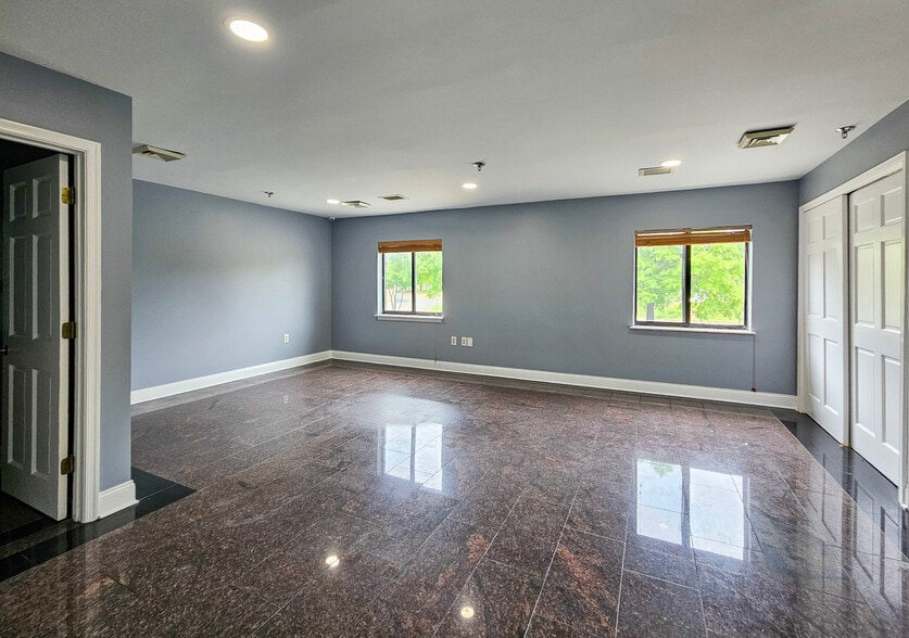 More Photos Of 6301 Foxley Rd, Upper Marlboro Light Manufacturing For Sale