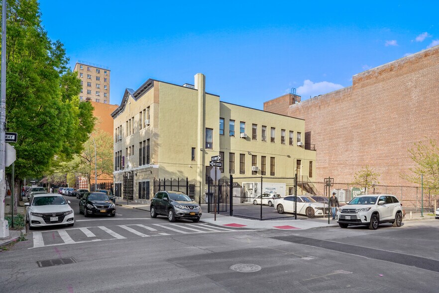 More Photos Of 860 FOREST Ave, Bronx Schools For Lease