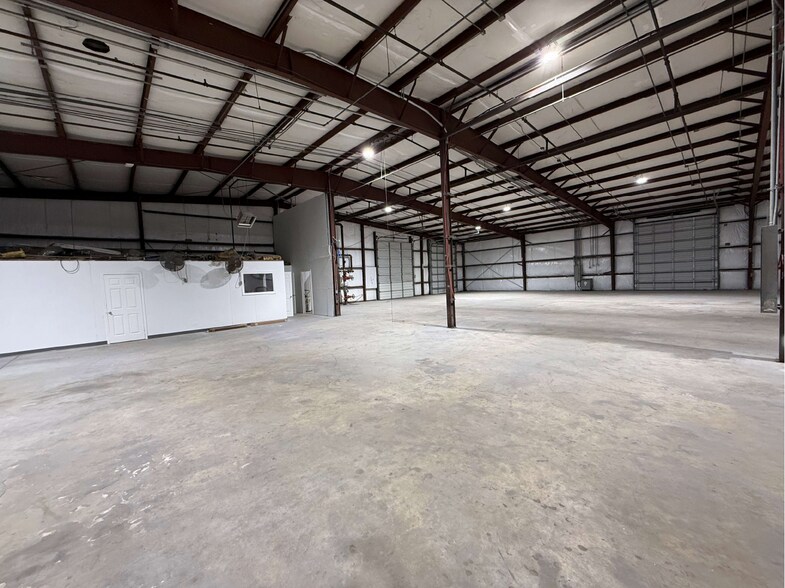 More Photos Of 7283 Spa Rd, North Charleston Warehouse For Lease