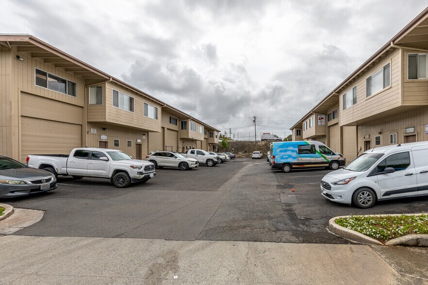 More Photos Of 4355 Lawehana St, Honolulu Industrial For Sale