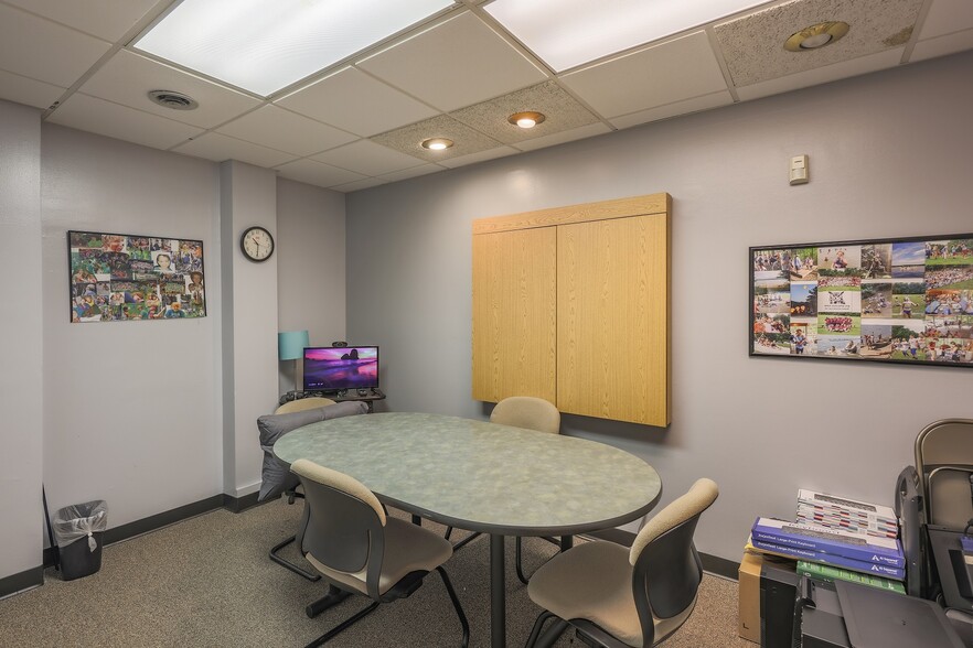 More Photos Of 5830 N High St, Worthington Office For Lease
