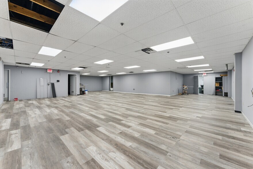 More Photos Of 755 New Ludlow Rd, South Hadley Warehouse For Sale