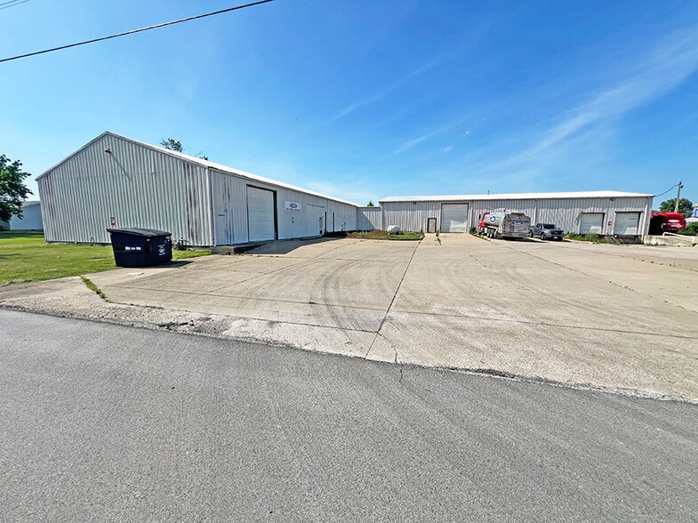 Primary Photo Of 2708 Merchant St, Marion Warehouse For Sale