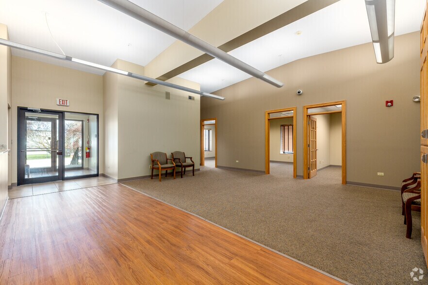 More Photos Of 16720 New Lenox Rd, Joliet Manufacturing For Sale