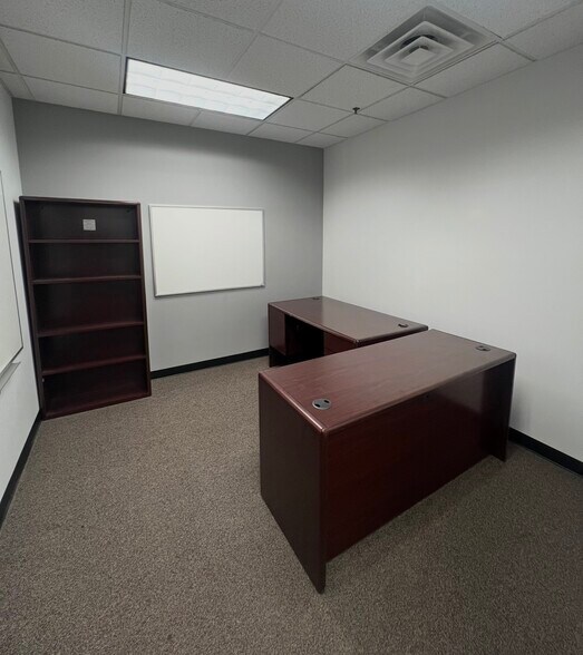 More Photos Of 585-597 W 9400 S, Sandy Warehouse For Lease