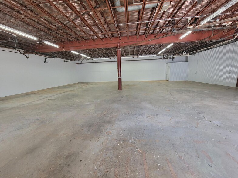 More Photos Of 635 Industrial Blvd, Gainesville Warehouse For Lease