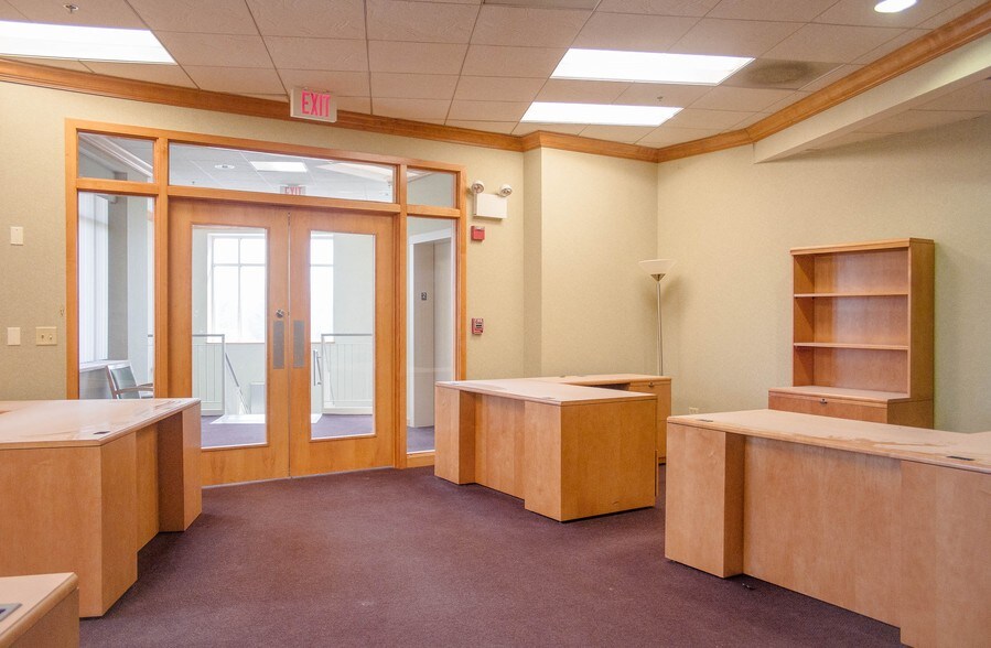 More Photos Of 2019 Dean St, St Charles Medical For Lease