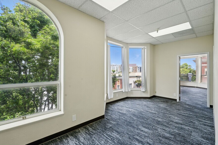 More Photos Of 301 Grand Ave, South San Francisco Office For Lease