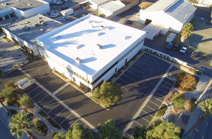 More Photos Of 1660 Linden St, Riverside Warehouse For Lease