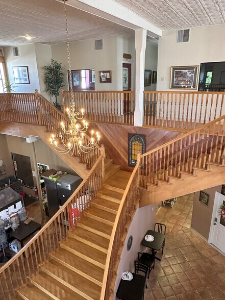 More Photos Of 1101 S Broadway St, Carrollton Freestanding For Sale