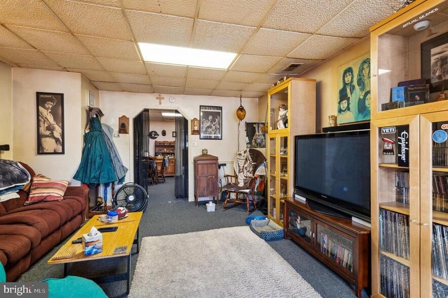 More Photos Of 934 Market St, Marcus Hook Storefront Retail Residential For Sale