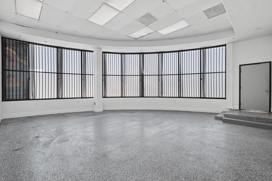 More Photos Of 18750 Crenshaw Blvd, Torrance General Retail For Sale