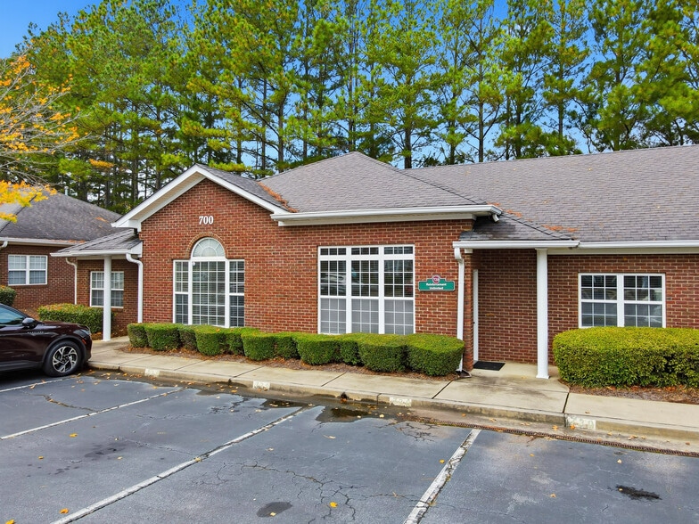 Primary Photo Of 103 Weatherstone Dr, Woodstock Medical For Lease