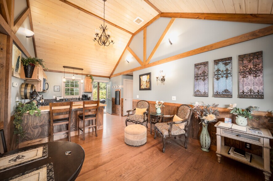 More Photos Of 295 Panthers Den Rd, Makanda Hotel For Sale