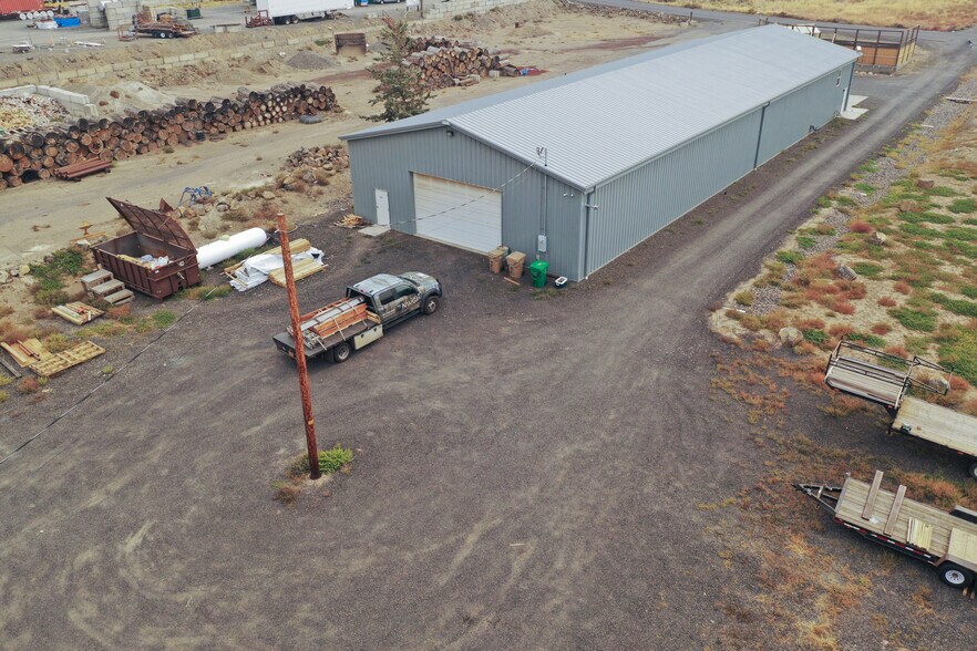 More Photos Of 14079 SW Commercial Loop Rd, Terrebonne Warehouse For Sale