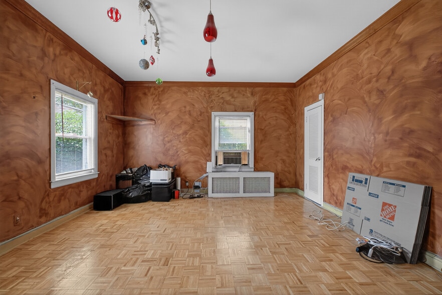 More Photos Of 124 Lincoln Ave, Mount Vernon Office For Sale