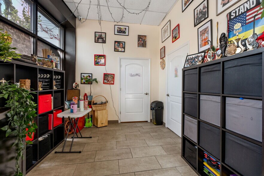 More Photos Of 29B Nelson Ave, Staten Island General Retail For Lease