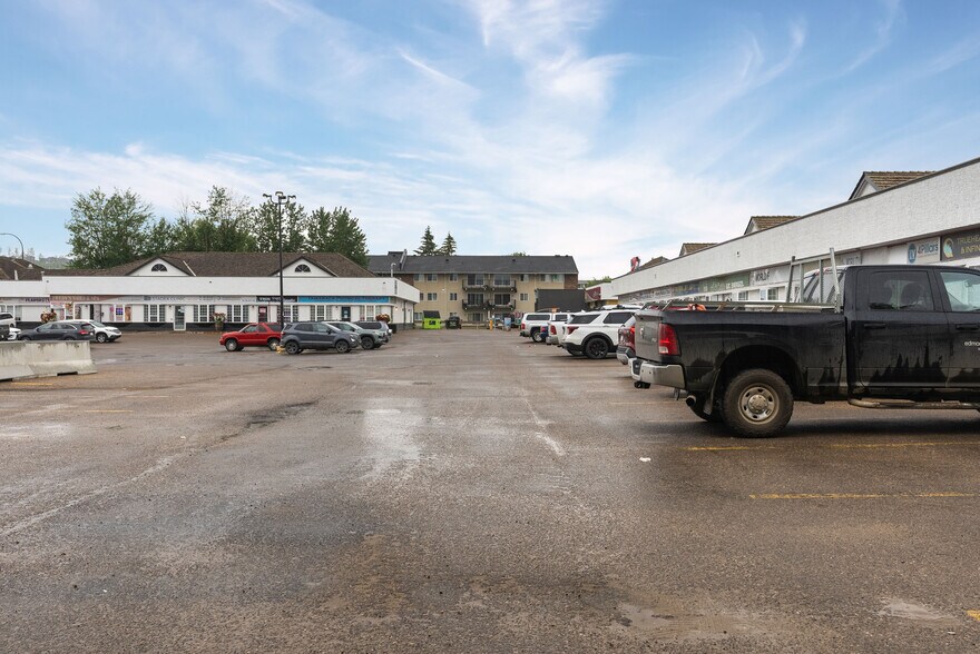 More Photos Of 9612 Franklin Av, Fort McMurray Freestanding For Lease