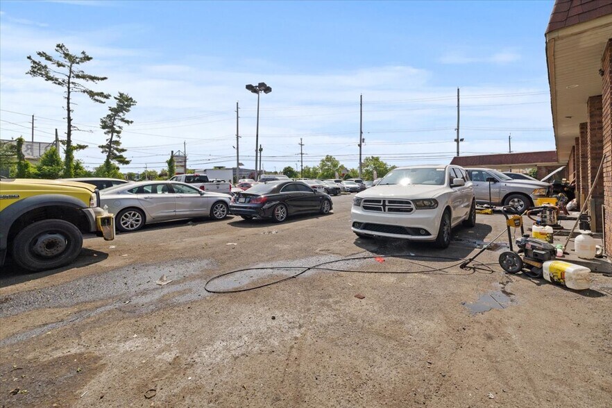 More Photos Of 4379 Route 130, Edgewater Park Auto Repair For Lease