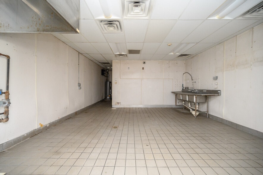 More Photos Of 343 State Route 17, Hasbrouck Heights Fast Food For Sale