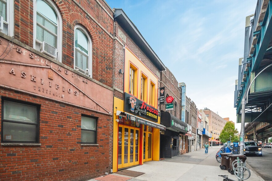 More Photos Of 2850 31st St, Astoria Restaurant For Sale