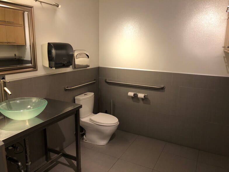 More Photos Of 23175-23177 La Cadena Dr, Laguna Hills Office For Lease