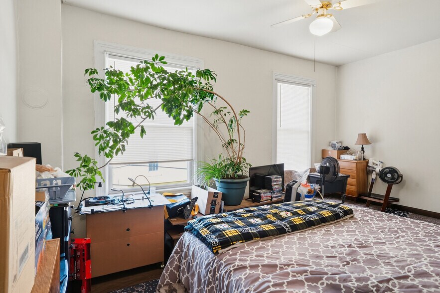 More Photos Of 10 Chesapeake St, Lyndora Apartments For Sale