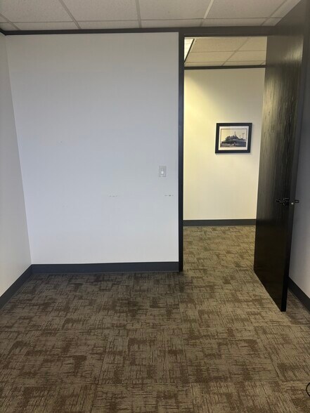 More Photos Of 3300 Oak Lawn Ave, Dallas Office For Lease