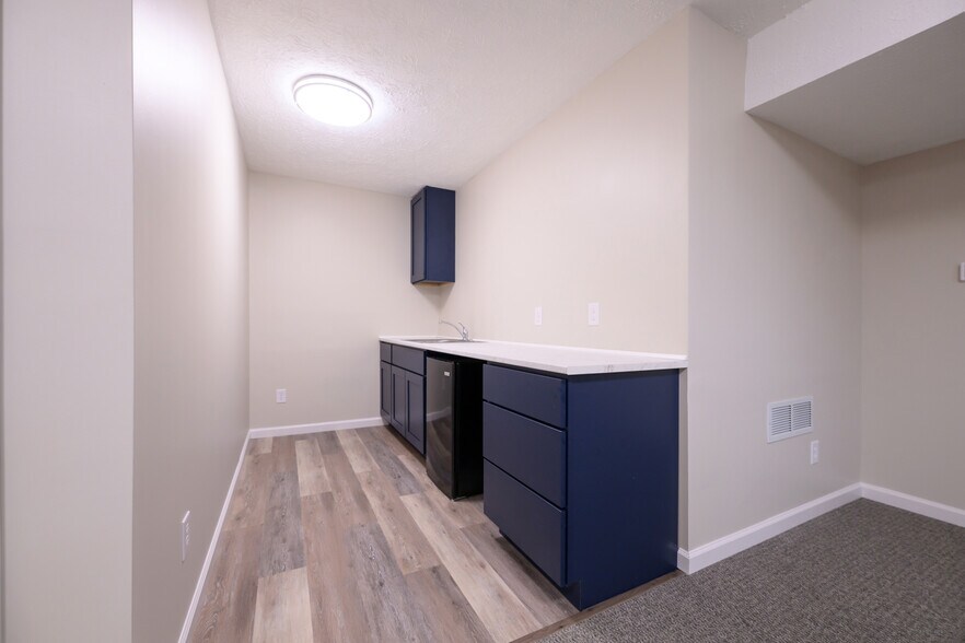 More Photos Of 216 E Reynolds Rd, Lexington Office For Lease