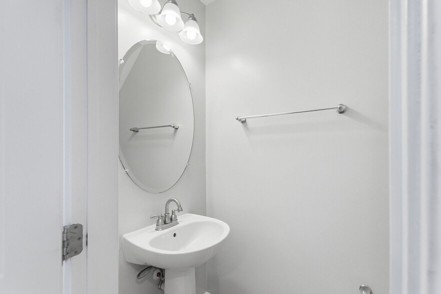 More Photos Of 5306-5320 Park Rd, Charlotte Apartments For Sale