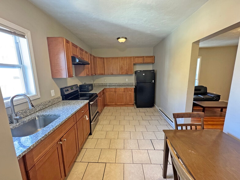 More Photos Of 190 Washington St, Lynn Apartments For Sale